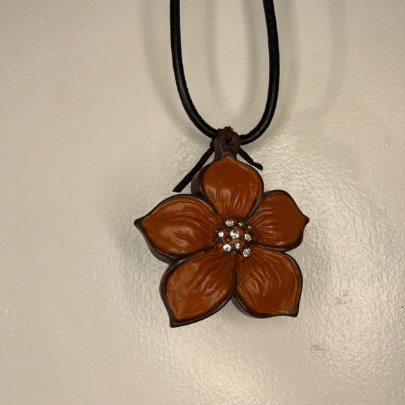 THE FLAWSOME WOMAN Jewelry - LEATHER AND WOOD FLOWER NECKLACE  WITH CRYSTAL EMBELLISHMENT